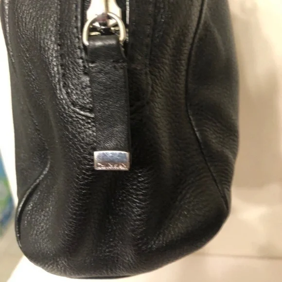 Calvin Klein quilted black leather barrel bag - Picture 4 of 12
